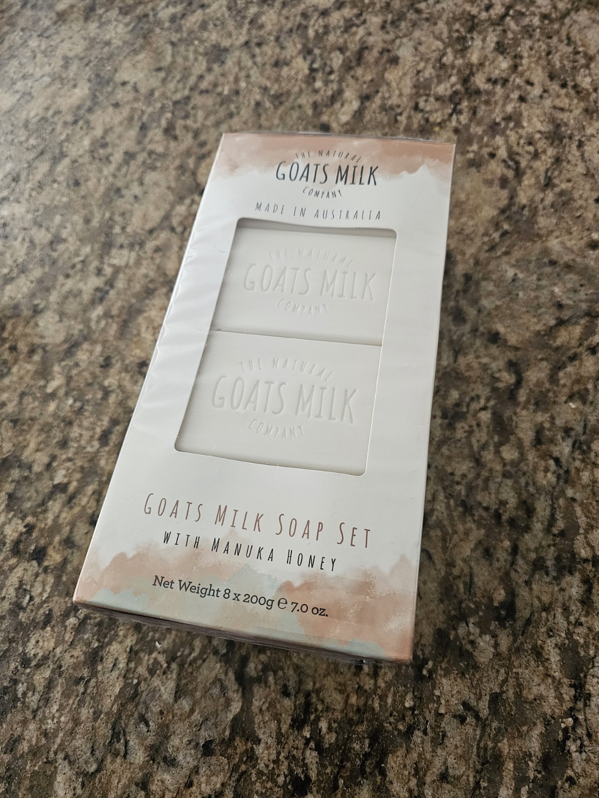 Box of 8 The Natural Goats Milk Soap Company with Manuka Honey ~ 8 x 7.0 Oz Bars