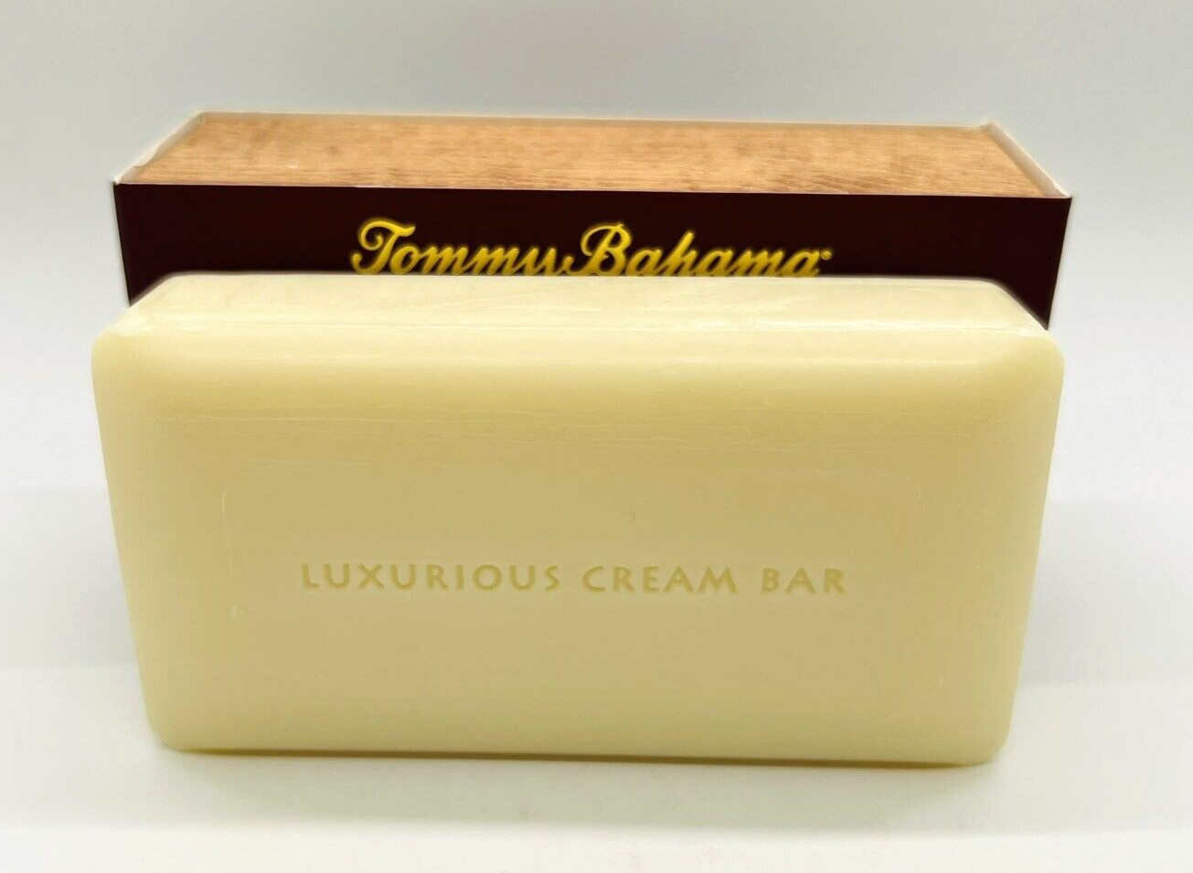 Tommy Bahama Sandalwood Musk Scented Bath Soap Bar for Men 9 oz Made in USA Gift