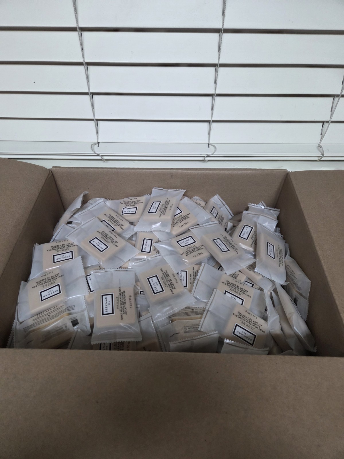 300pc Beekman 1802 Fresh Air Goat Milk Cleansing Bar Soap Travel Hotel Size 1 oz