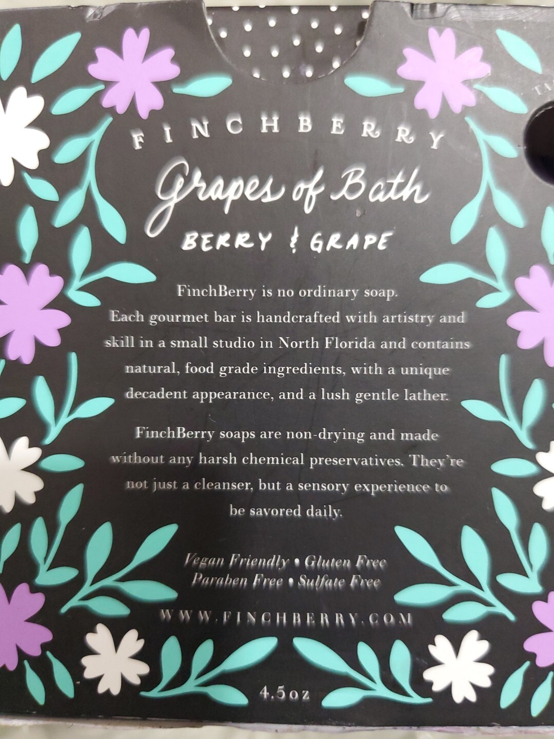 FinchBerry Vegan Artisan Soap 4.5 oz Food Grade Grapes of Bath Berry & Grape