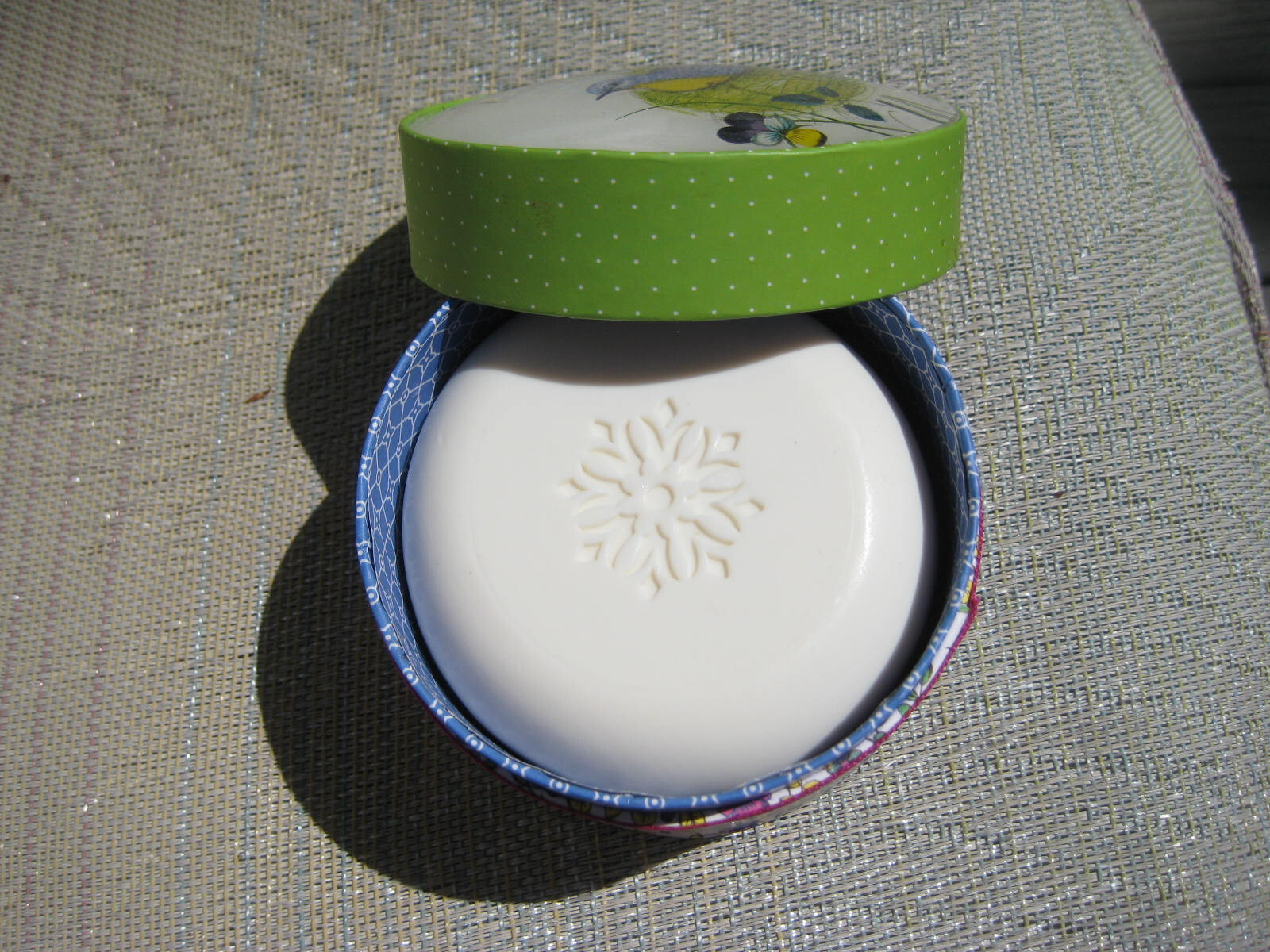 Vintage Fringe Studio Scented 5 oz Bar in Glass Topped Trinket Box Soap USA Made