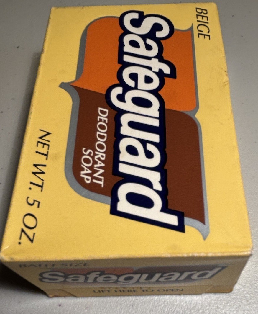 Safeguard Deodorant Soap Beige 5 oz New In Package NOS Box 1987 P&G Made In USA
