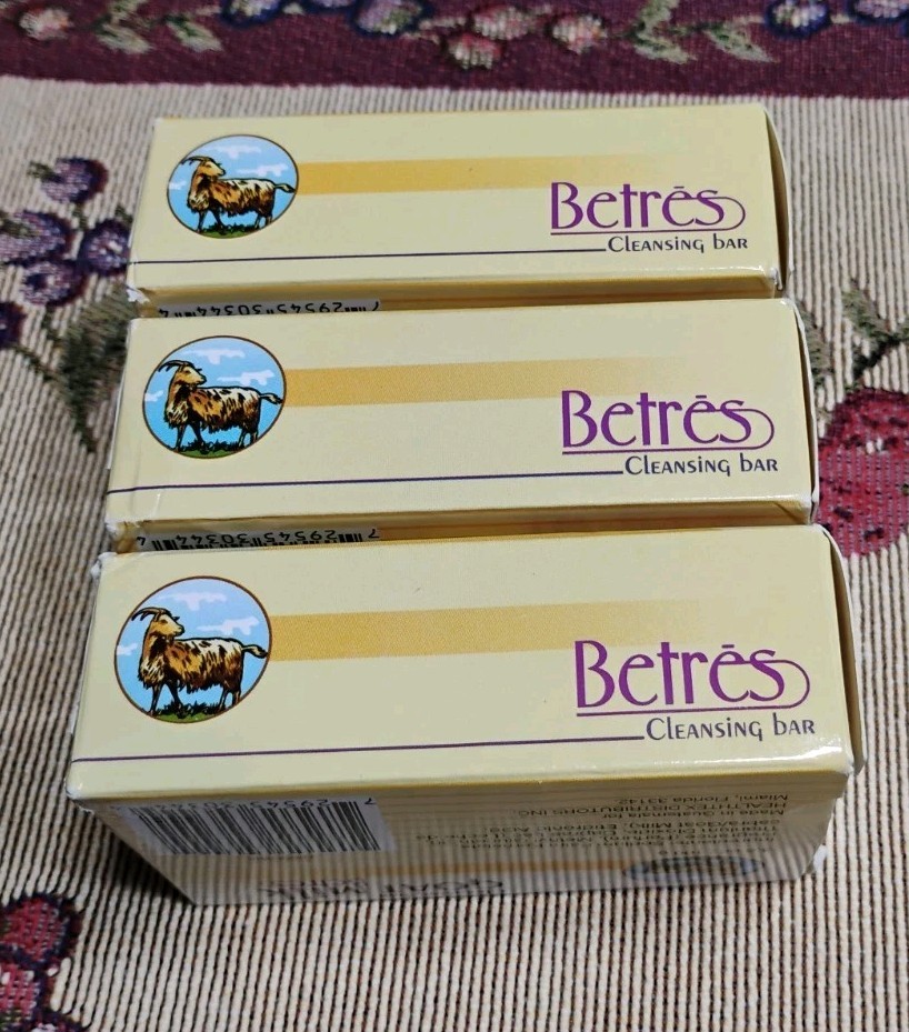 Lot Pack of 3 Goat Milk Moisturizing Bar Soap 3.5 oz. Jabon Leche de Cabra