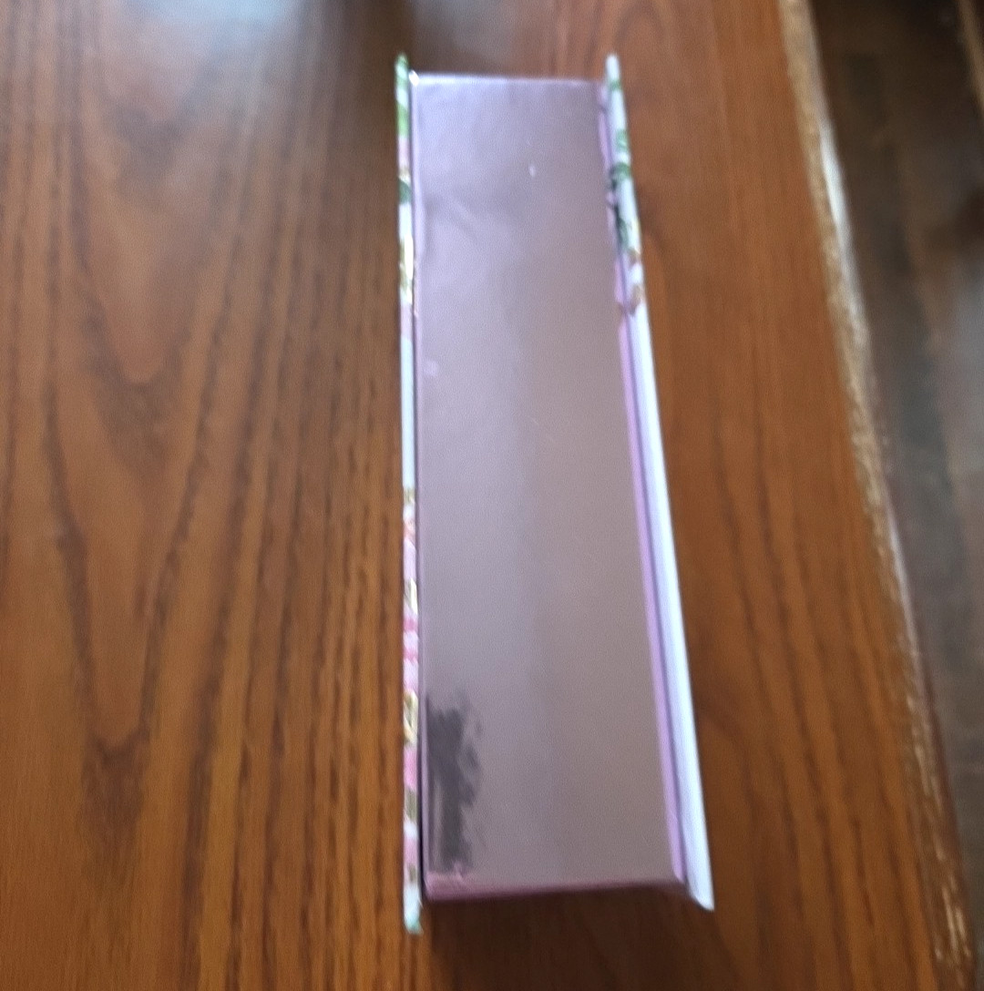 Nicole Miller Pink Rose Scented Soap Petals in Box – 18 Piece