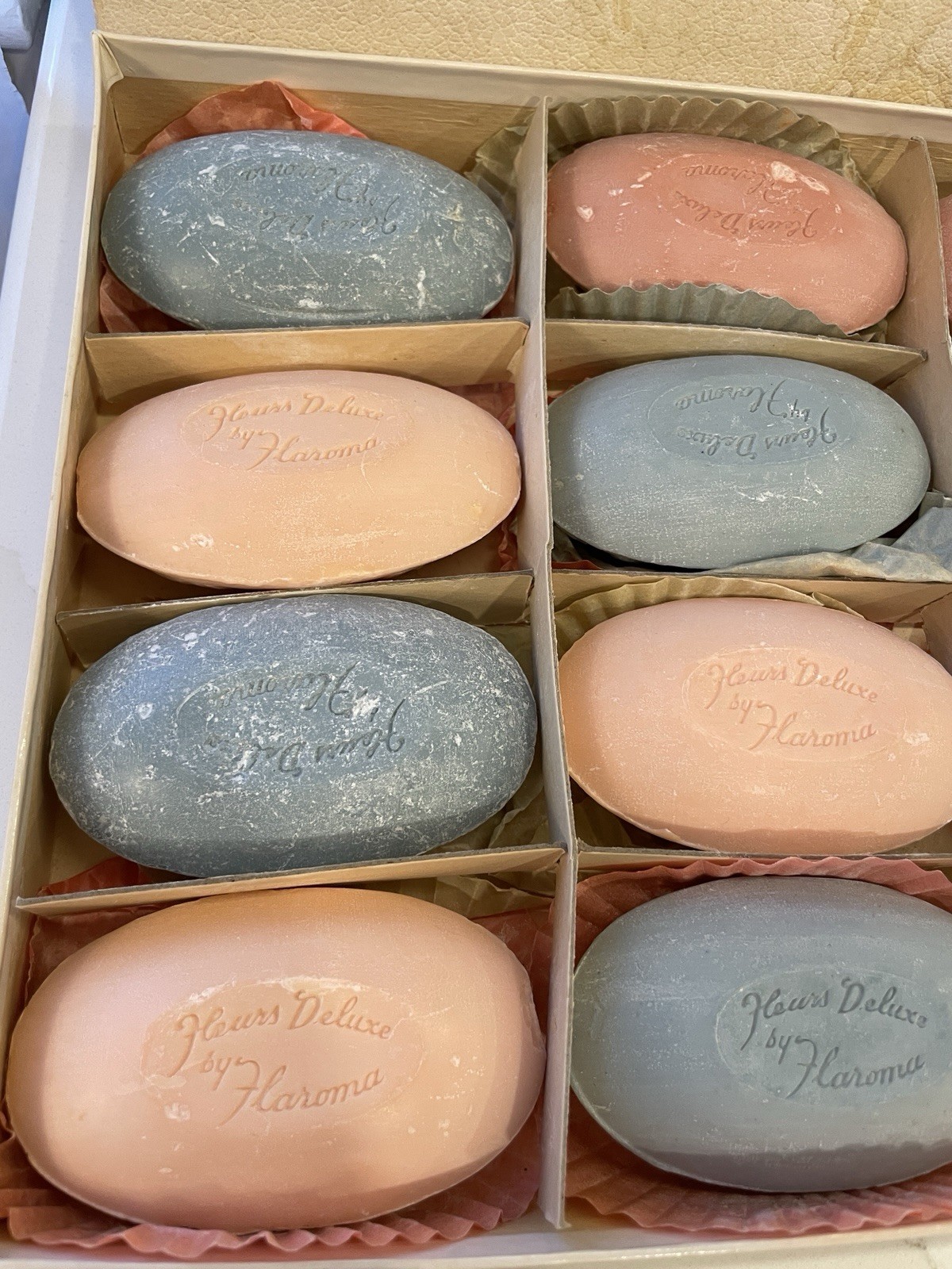 Vtg Fleurs Deluxe Cold Cream Bar Soap Box of 12 Blue Bell Rose Geranium Clover