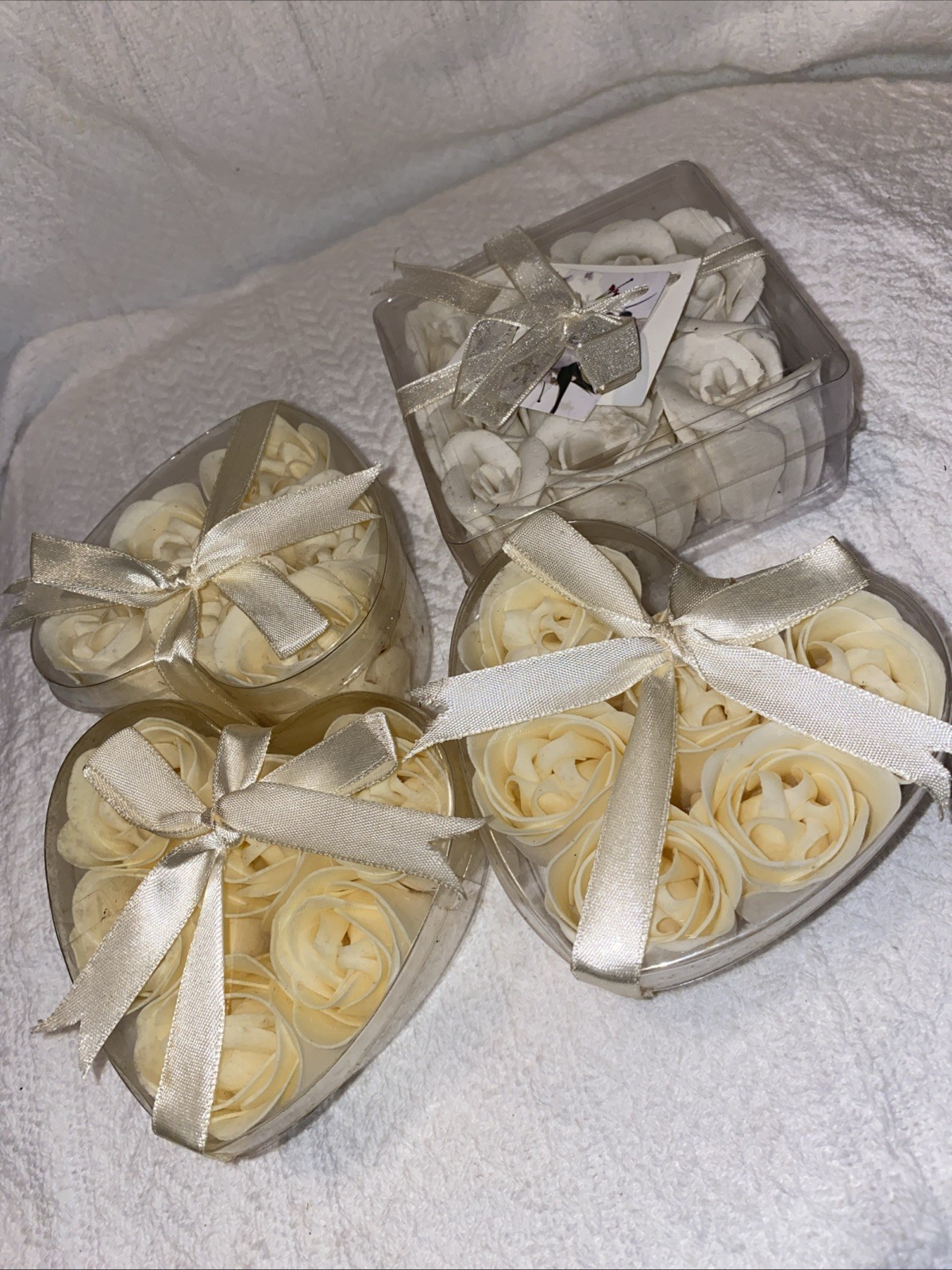 Lot of 4 New Packages Rose Flower Petal Scented Soaps Red + White