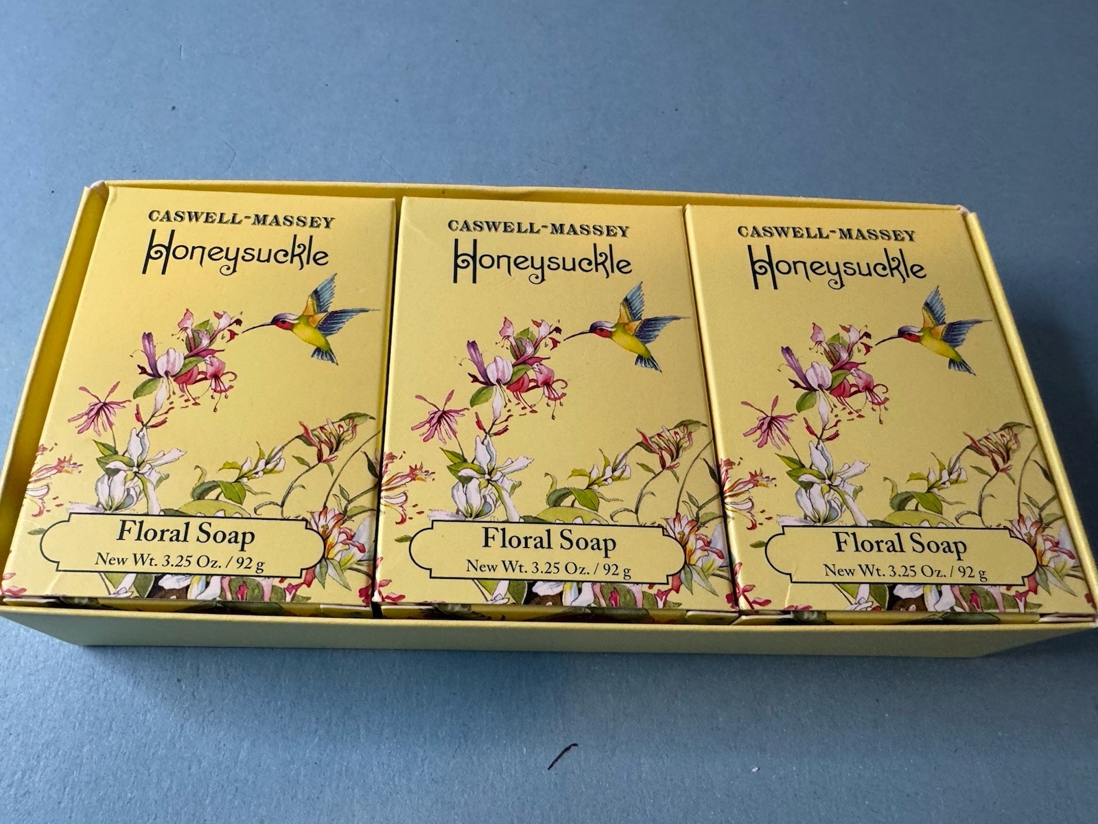 CASWELL-MASSEY CLASSICS HONEYSUCKLE FLORAL SOAP – 3 CAKES – NEW IN BOX