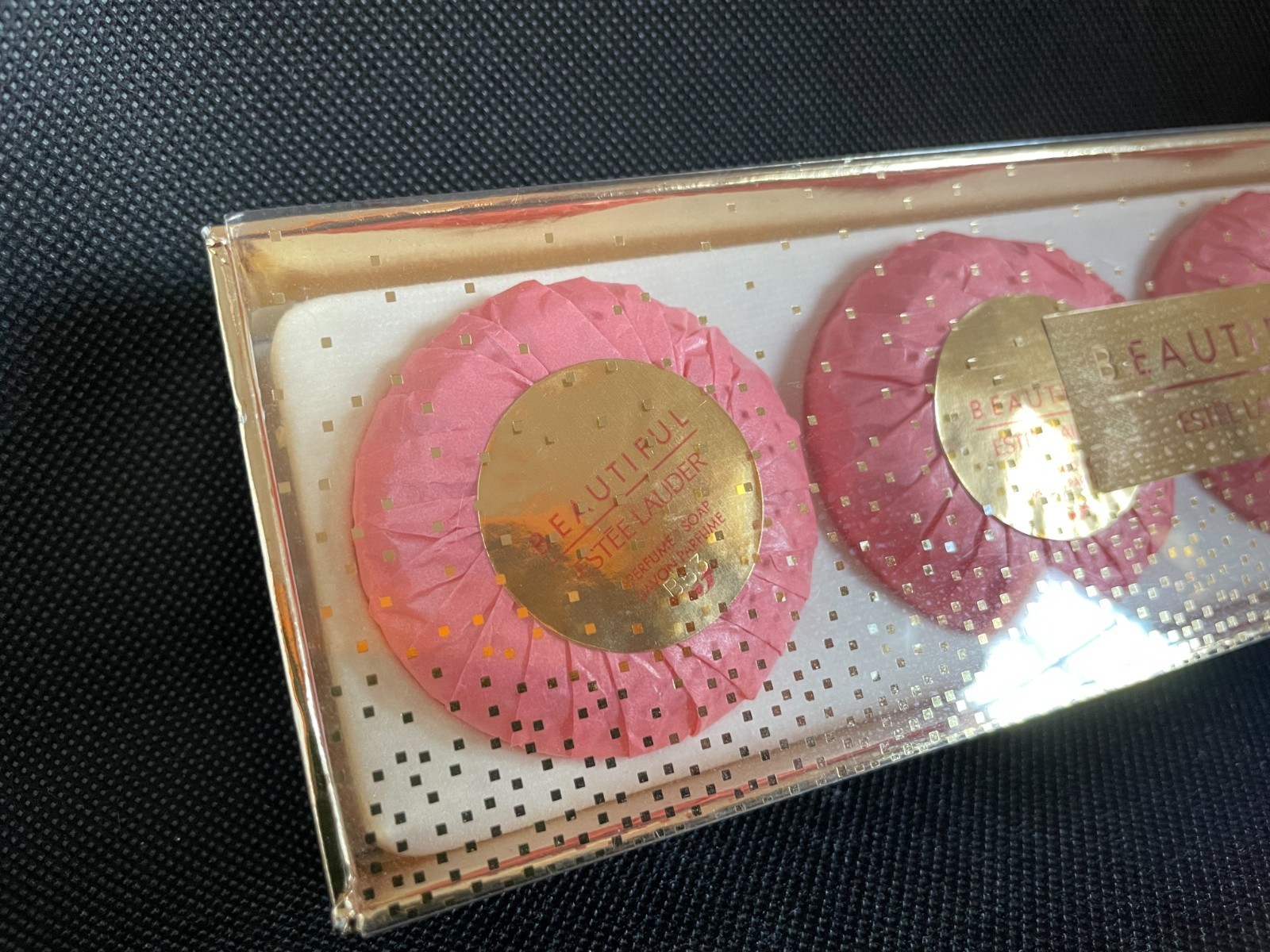 Estee Lauder BEAUTIFUL Perfumed Soap Set 4 x 50g Boxed Luxury Discontinued NEWEs