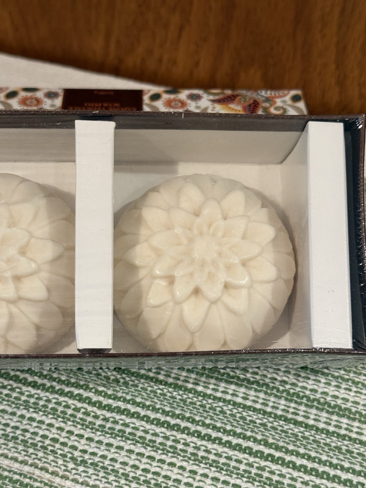 L’Erboristica Athena’s Patchouli & Neroli Vegetable Decorative Soap Set (2x100g)