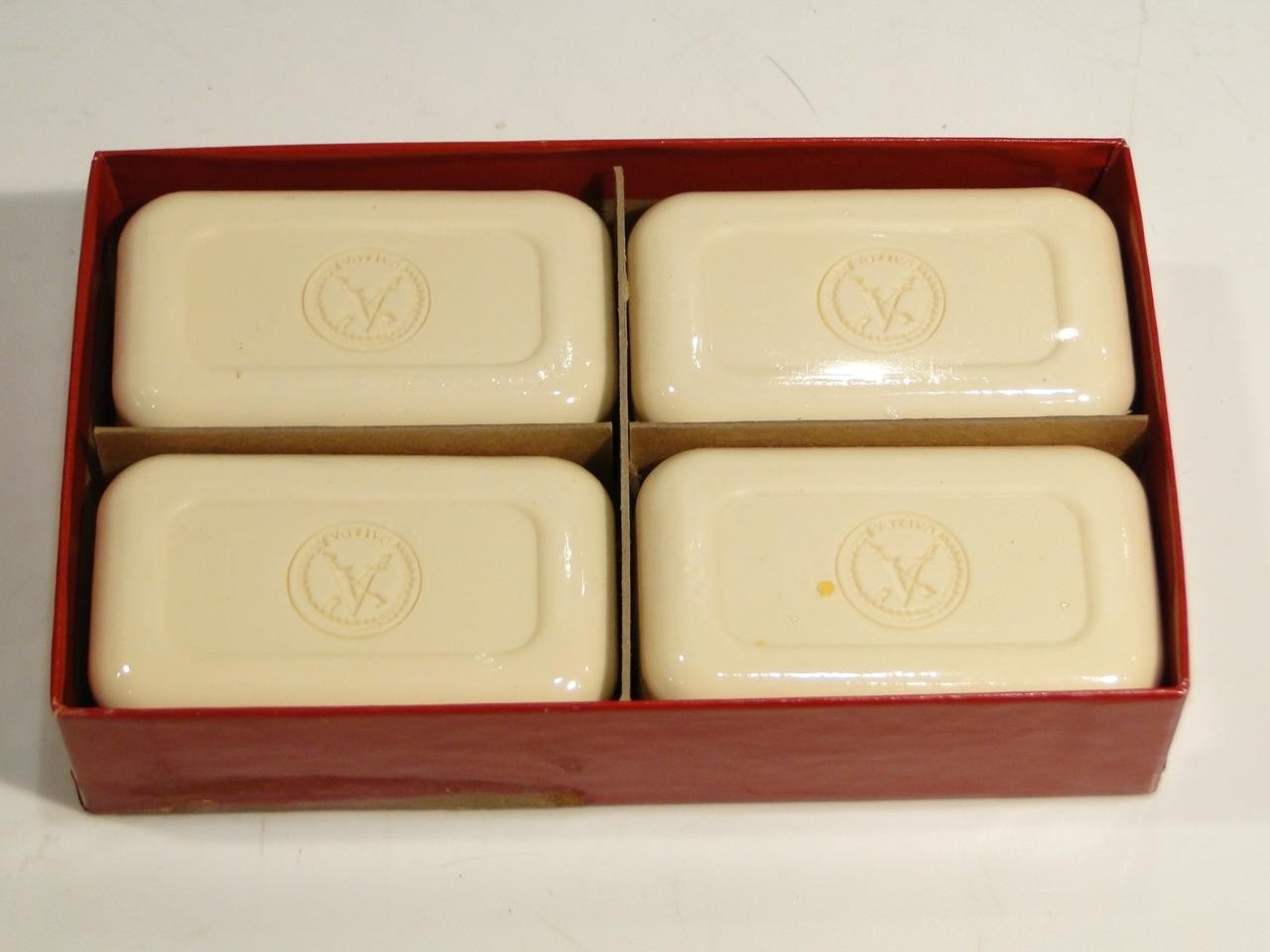 Votivo Joie de Noel Set of 4 Aromatic Soaps Unused in Box RARE