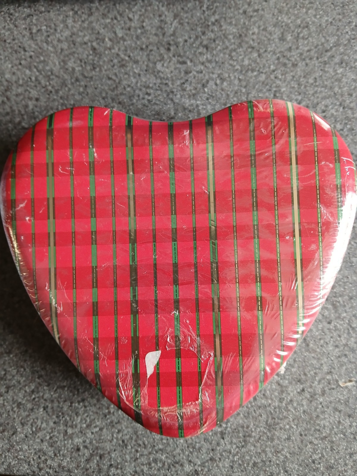 Victoria’s Discontinued Secret Raspberry Glacé English Collection Heart Tin