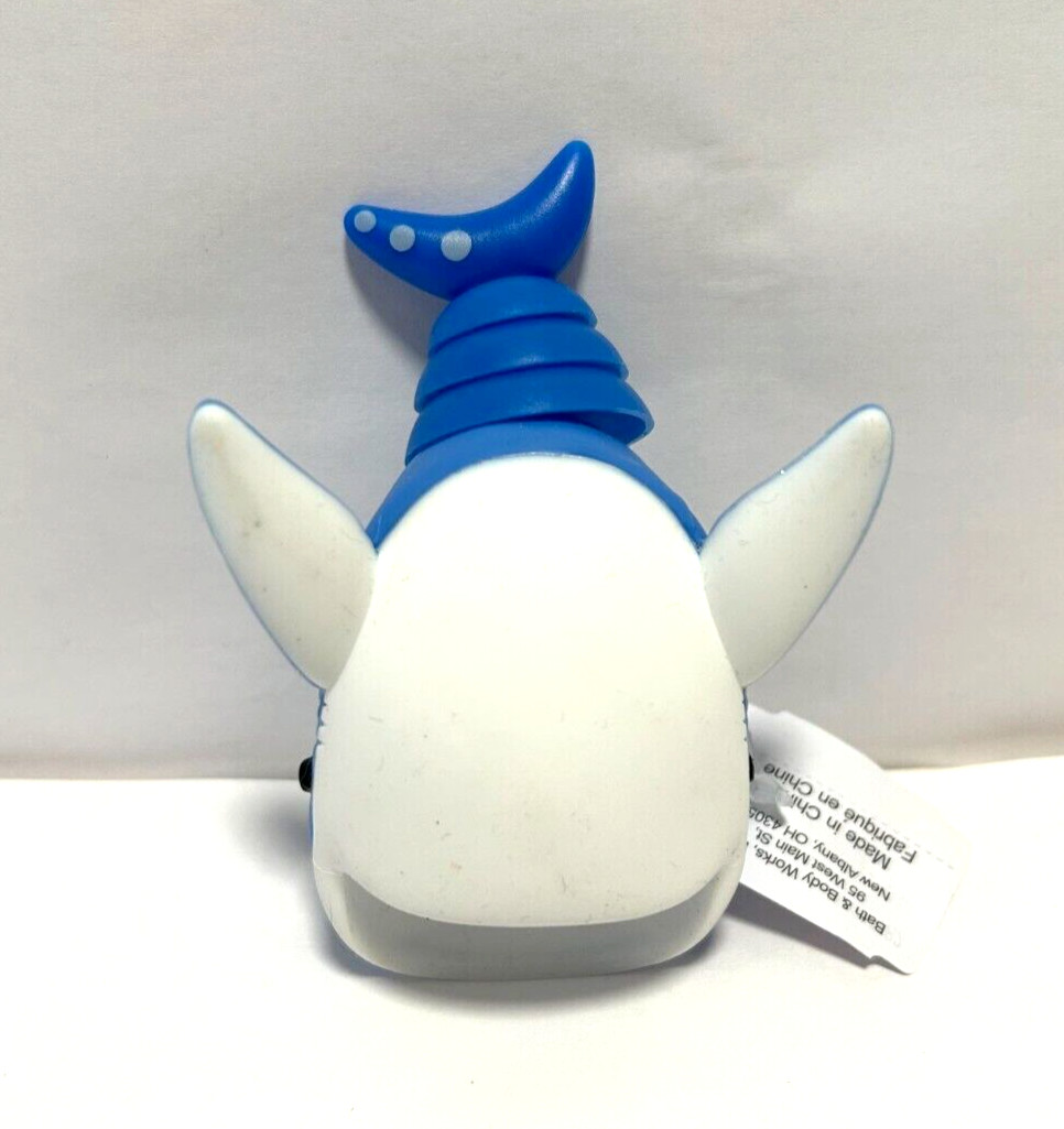 NEW Bath & and Body Works Blue SHARK Whale Pocket Hand Gel Holder Keychain NWT