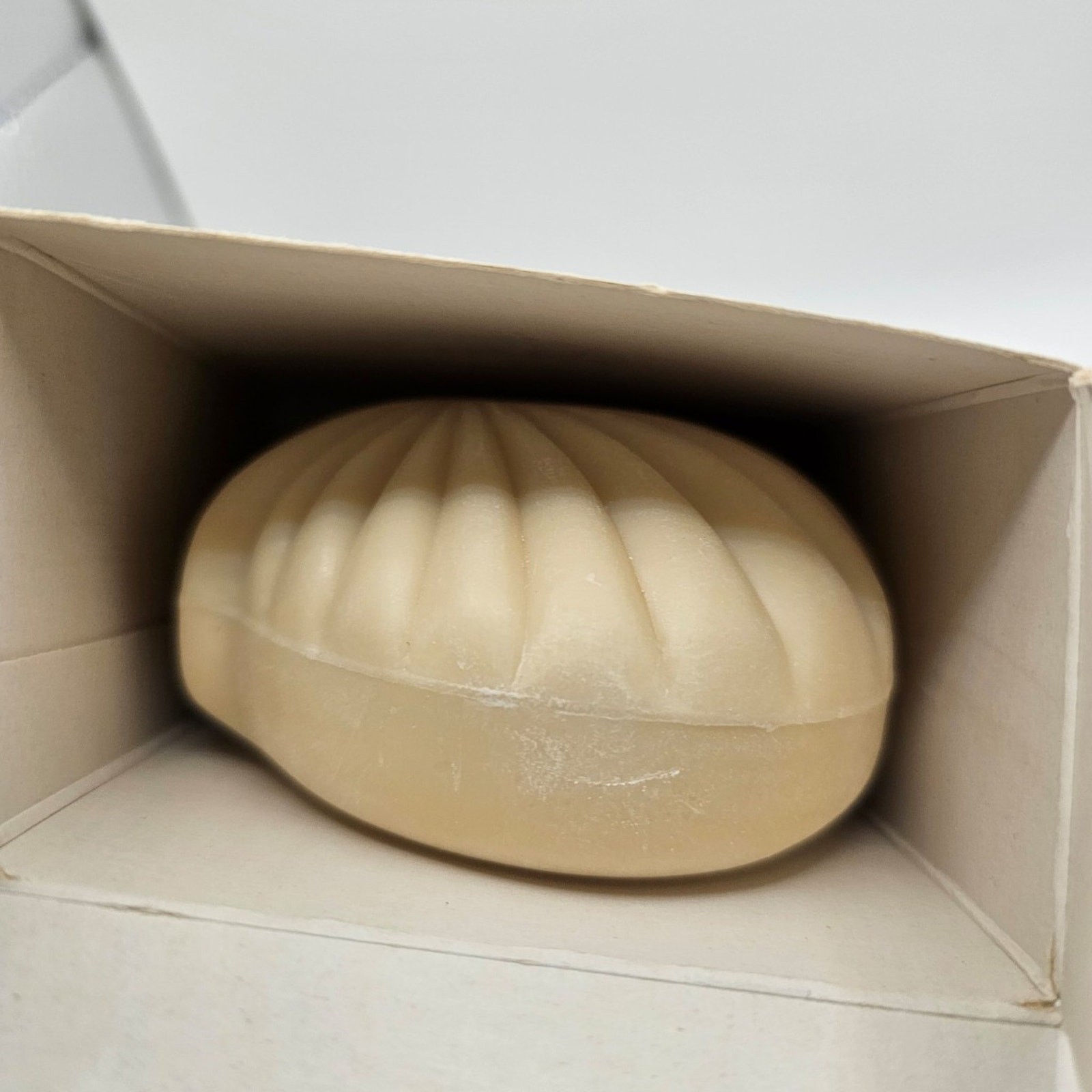 NEW IN BOX Crabtree & Evelyn Sea Shell Soap with Jojoba Oil 10.5 oz