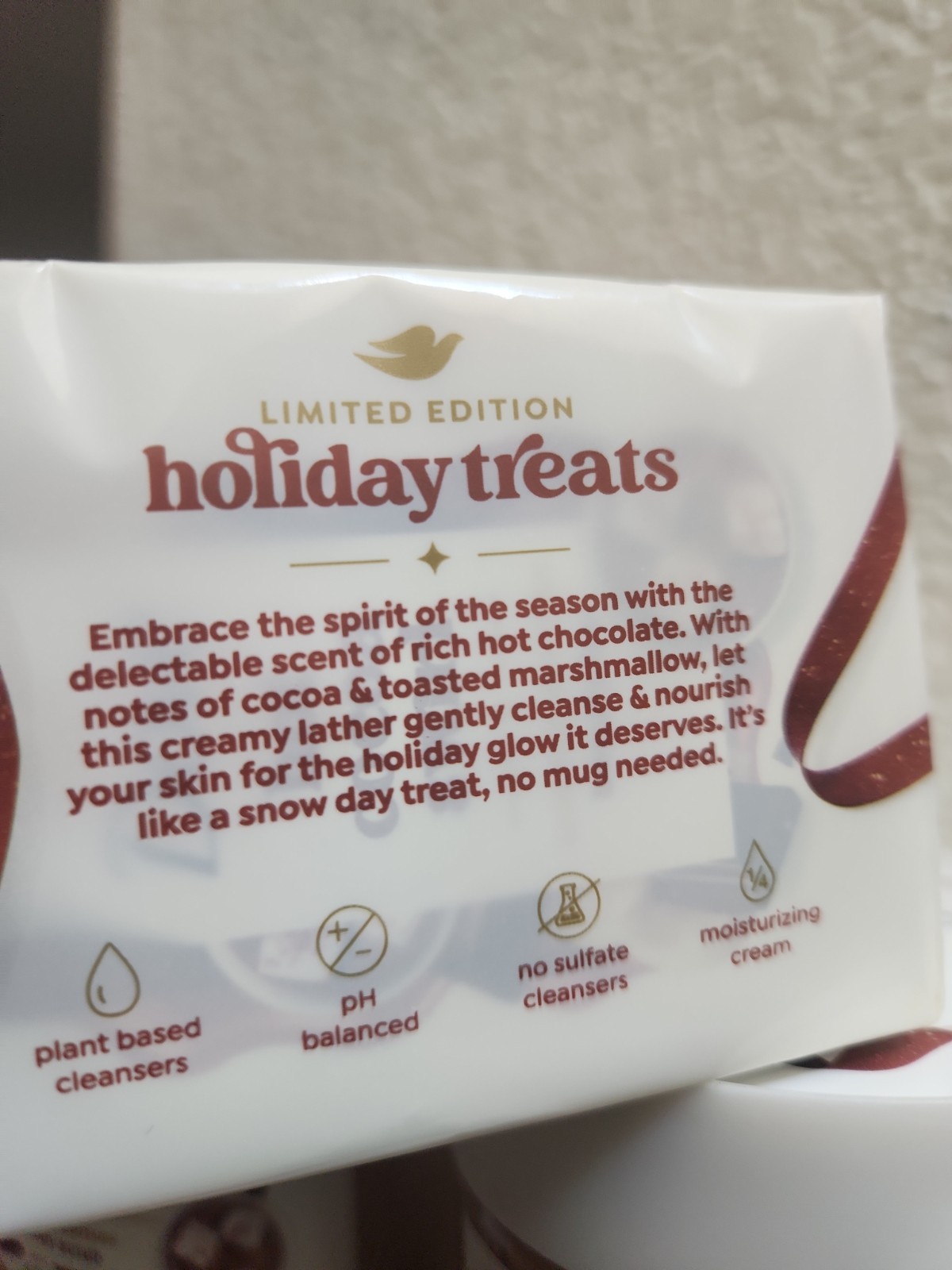 18 pack Dove Hot Cocoa Swirl Limited Edition 16 Bar Soaps & 2 Body Scrubs. New
