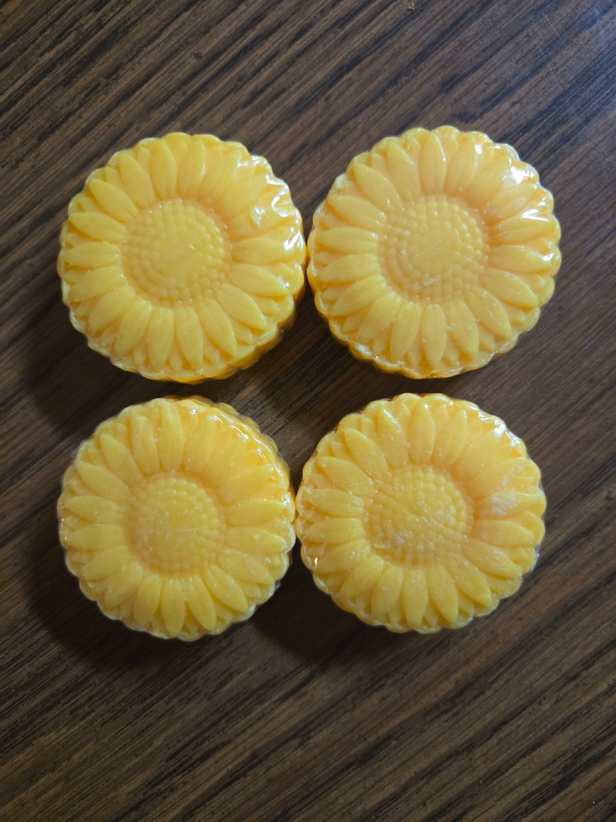 4 Pieces Sunflower Design Scented Soaps Yellow 2″ Round New Wrapped