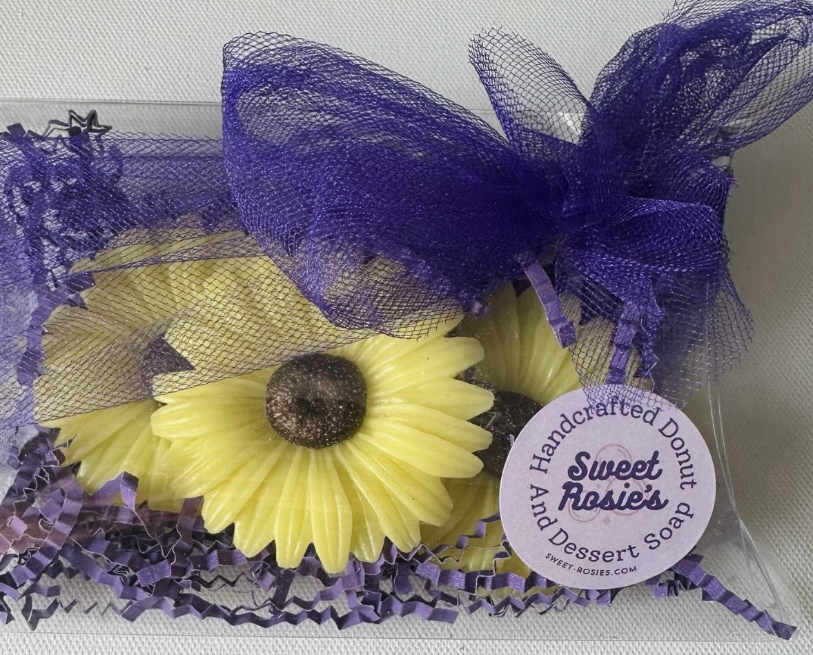Sweet Rosie’s Handmade Daisy Flower Soap Gift Set Fresh Scent 3 x 1.3oz