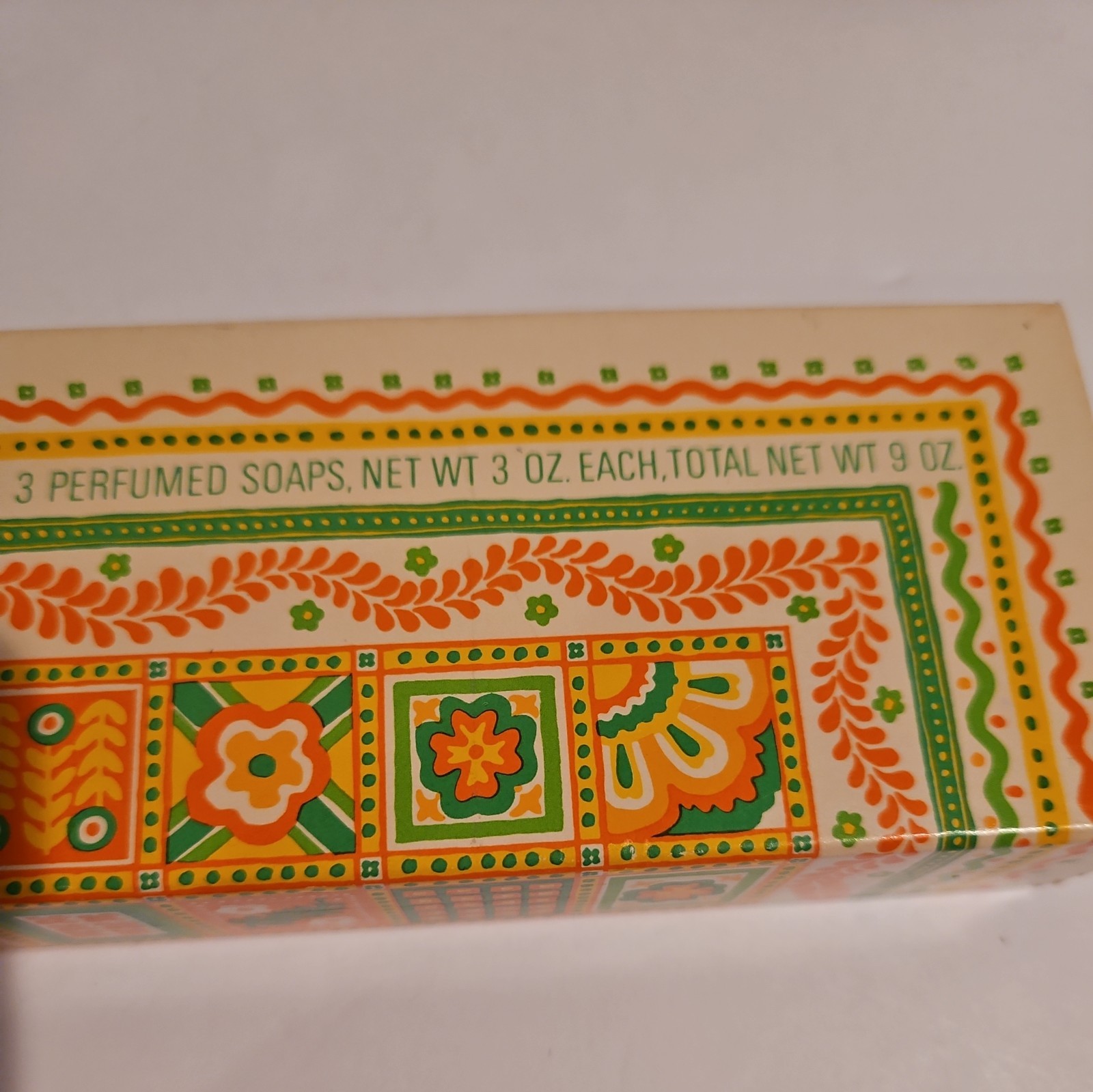 3 Avon PATCHWORK Perfumed Soaps ORANGE YELLOW GREEN Vintage 2 Soaps New