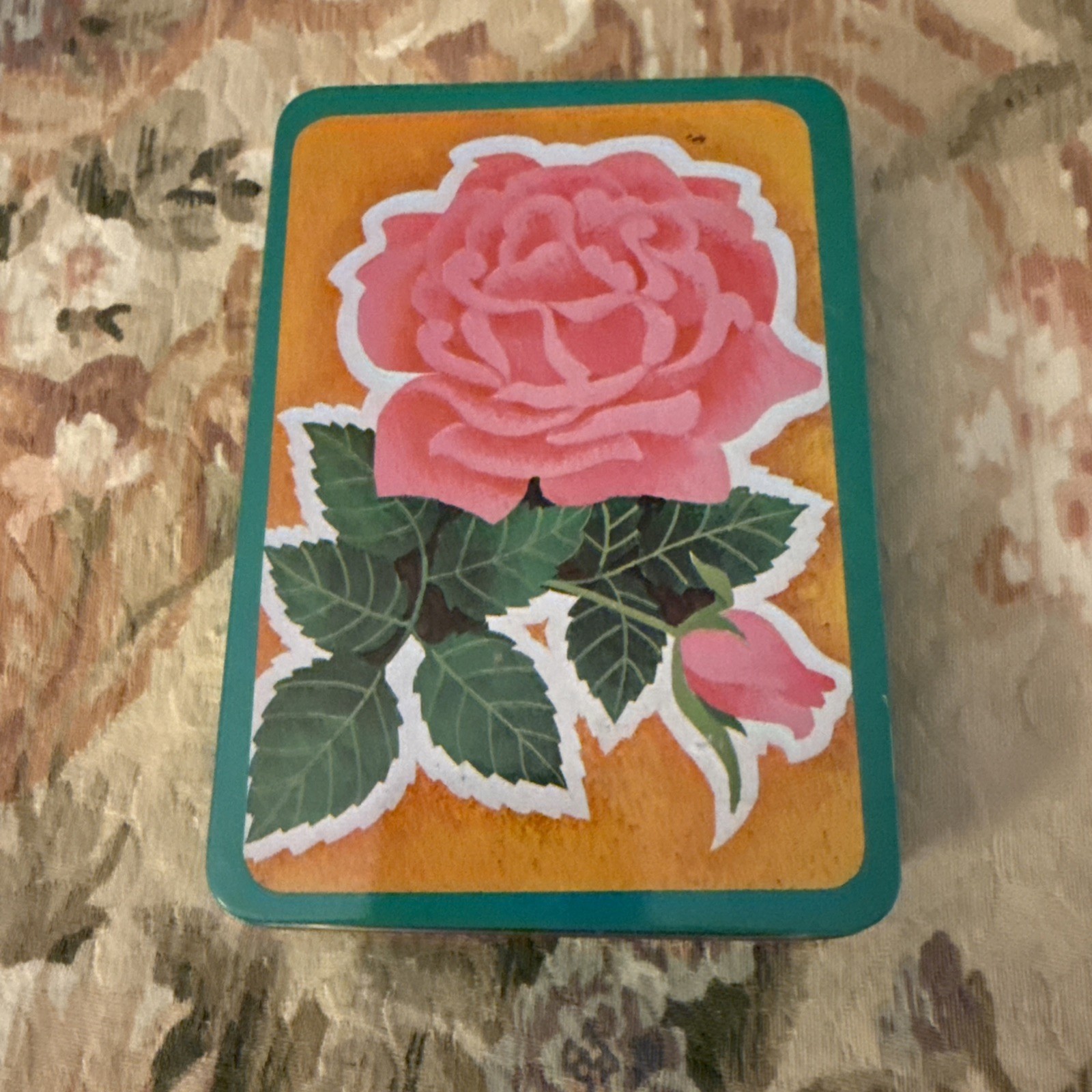 Rose Shaped & Perfumed Guest Soaps (9/12) in Hinged Metal Tin Vtg MCM Hong Kong