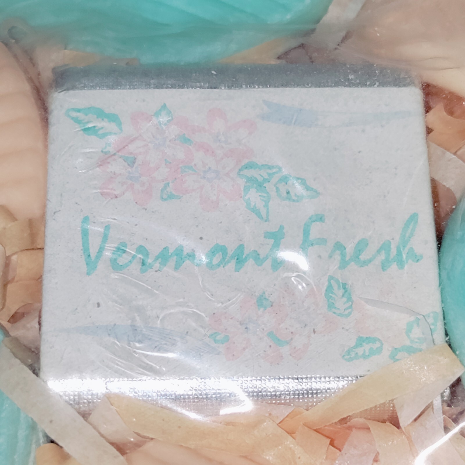 Vtg New Gift Basket 6-Coral & Aqua Seashell Soap & Vermont Fresh BathCube Canada