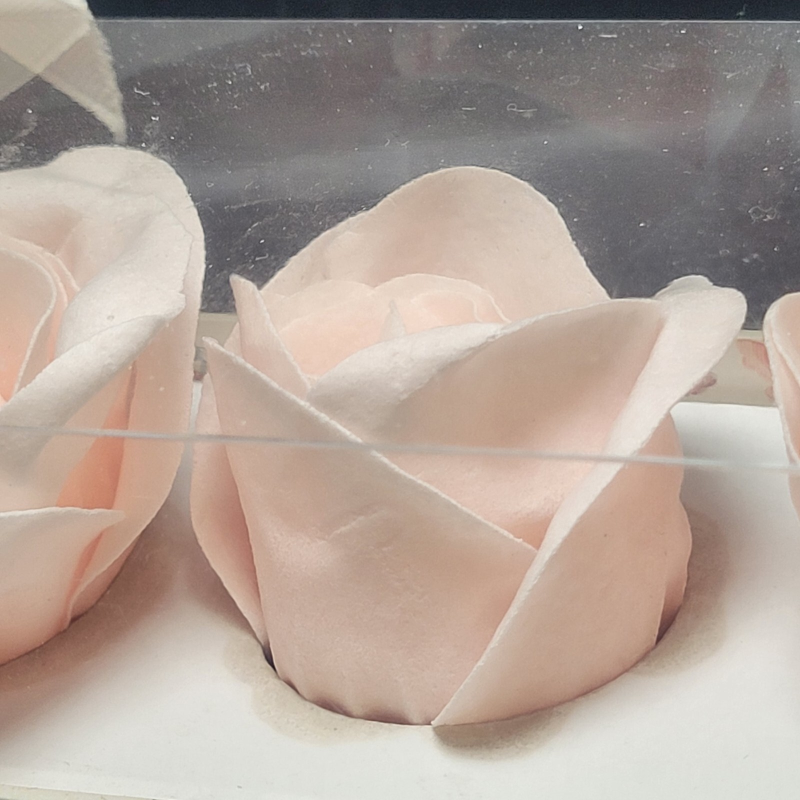Karen Neuberger Rose Scented Soap Petals NIB Romantic Gift