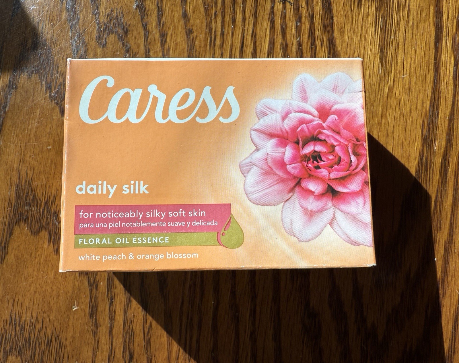 Caress Daily Silk Bar Soap White Peach and Orange Blossom Scent 3.75 oz