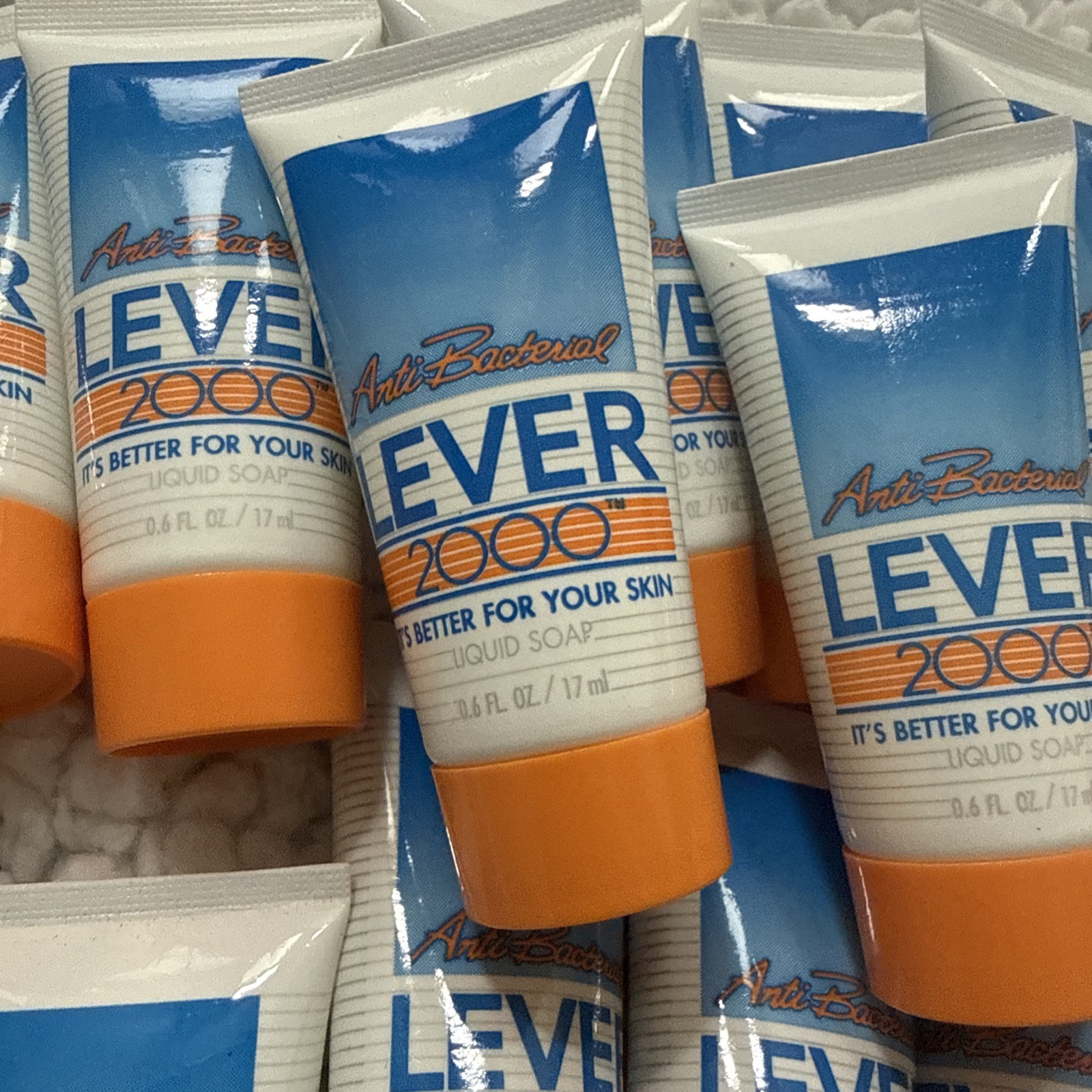 30 Vintage 1994 SAMPLE SIZE Lever 2000 0.6oz Anti Bacterial Liquid Soap. New.