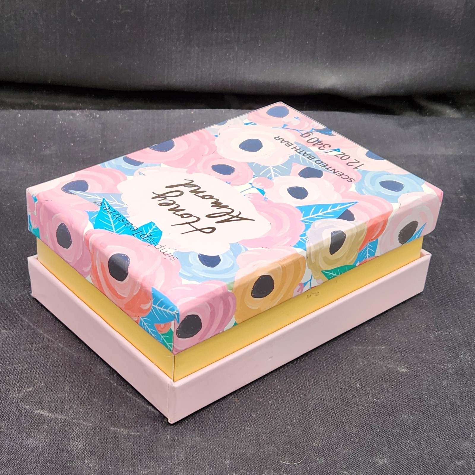 Simple Pleasures Honey Almond Scented Bath Soap 12 oz Bar Circa 2018 New