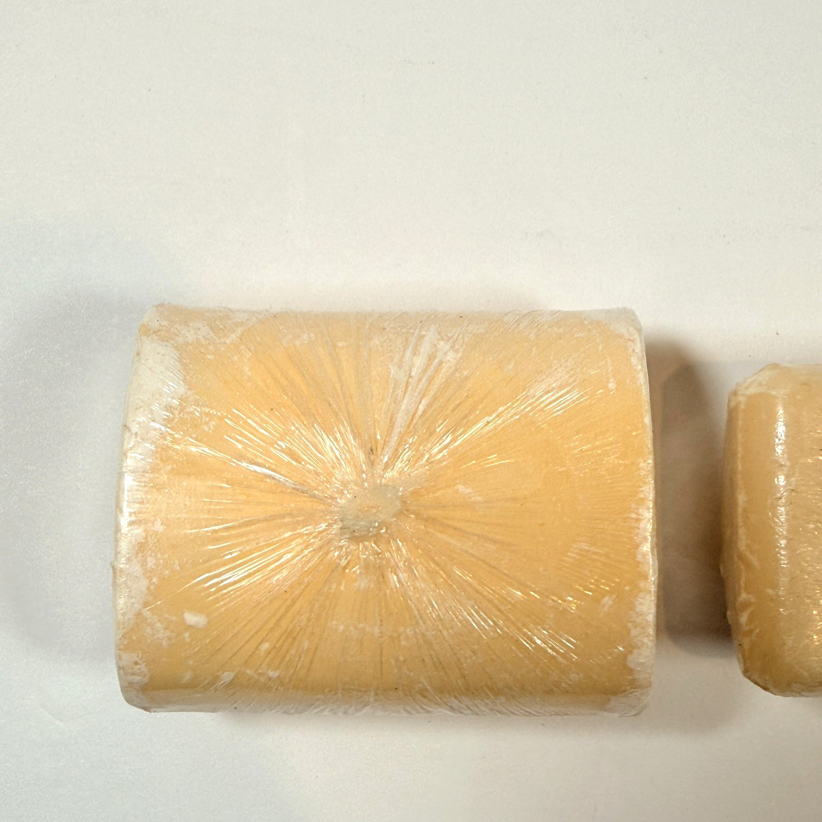 Clinque Mini Facial Mild Bar Soap 1.5oz Happy Clinique floral & Citrus 1.7 Lot 2