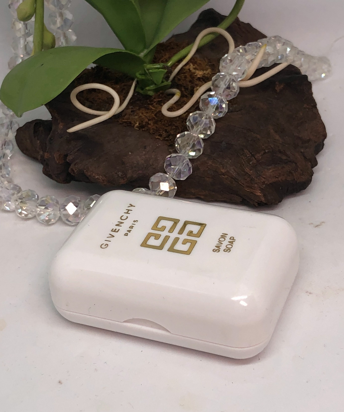 Eau De Givenchy by Givenchy Perfumed Soap with Case – 1.1 oz Travel Size