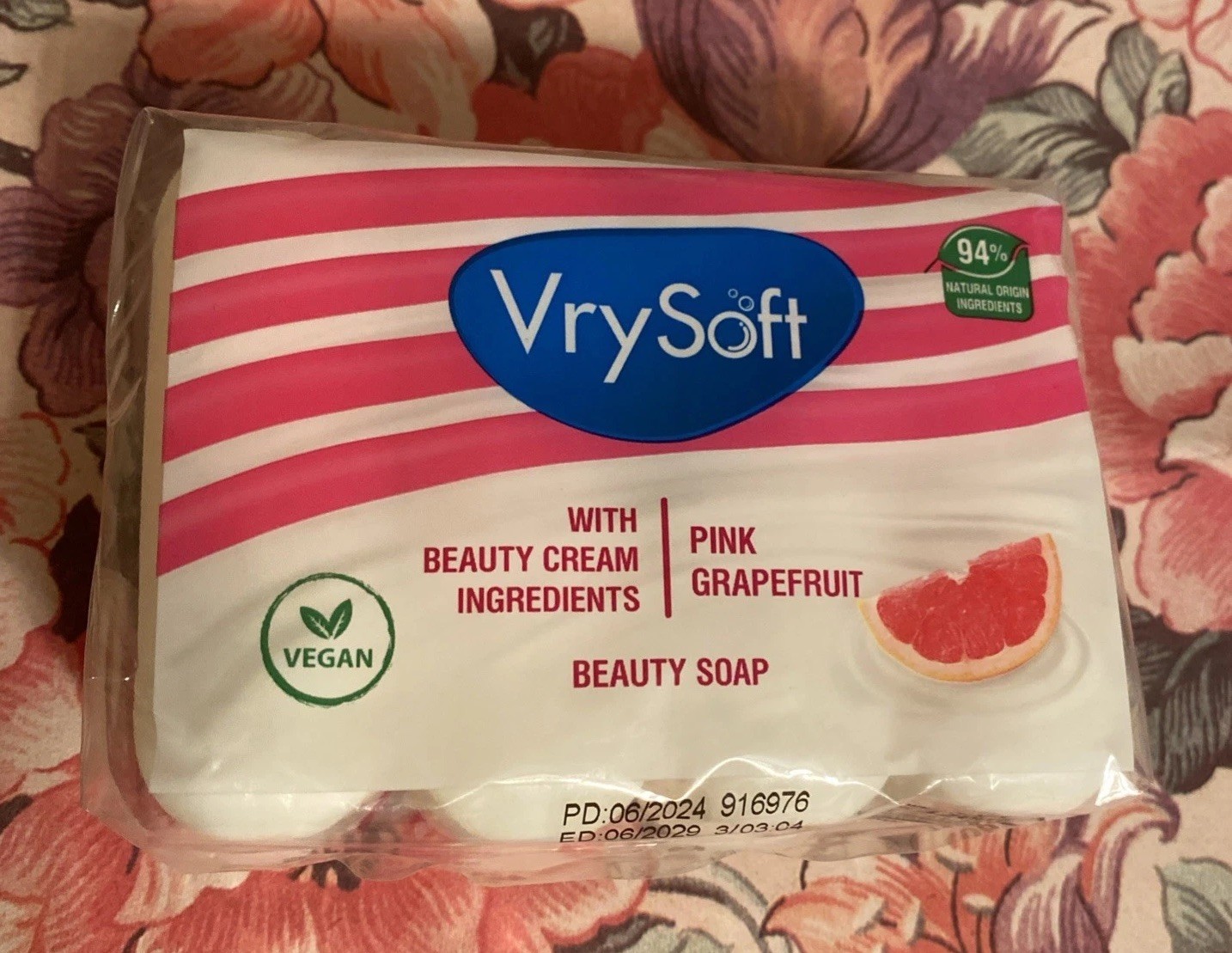 Vry Soft NIP Pink Grapefruit Vegan Soap 2.82 oz Bars Pkg Of 4: 94% Natural