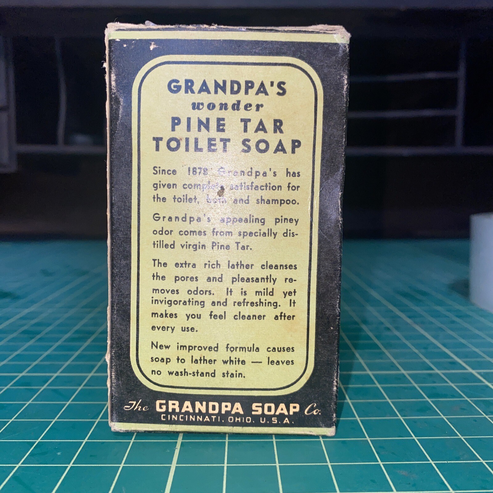 Antique Grandpa’s Wonder Pine Tar Toilet Soap New Cincinnati Ohio General Store