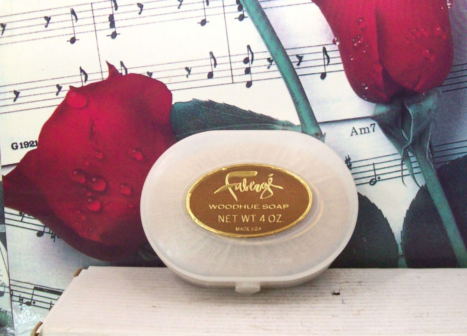 Faberge Woodhue Soap 4.0 Oz. Vintage With Case.