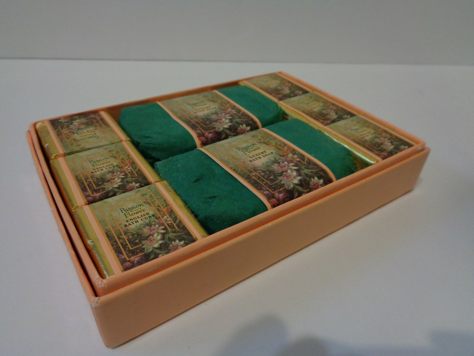 Ben Rickert Private VTG Passion Flower Pleasures Bath Collection Soap Bath Cubes