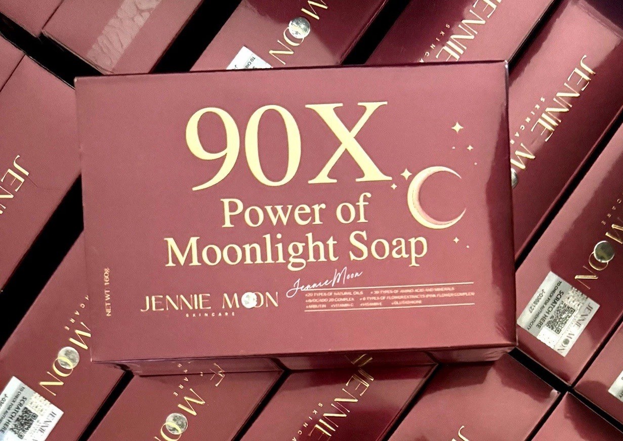 Jennie Moon 90X Power of Moonlight Soap