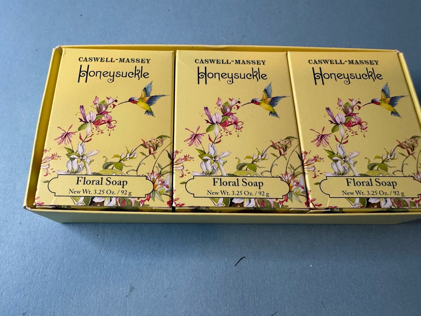 CASWELL-MASSEY CLASSICS HONEYSUCKLE FLORAL SOAP – 3 CAKES – NEW IN BOX