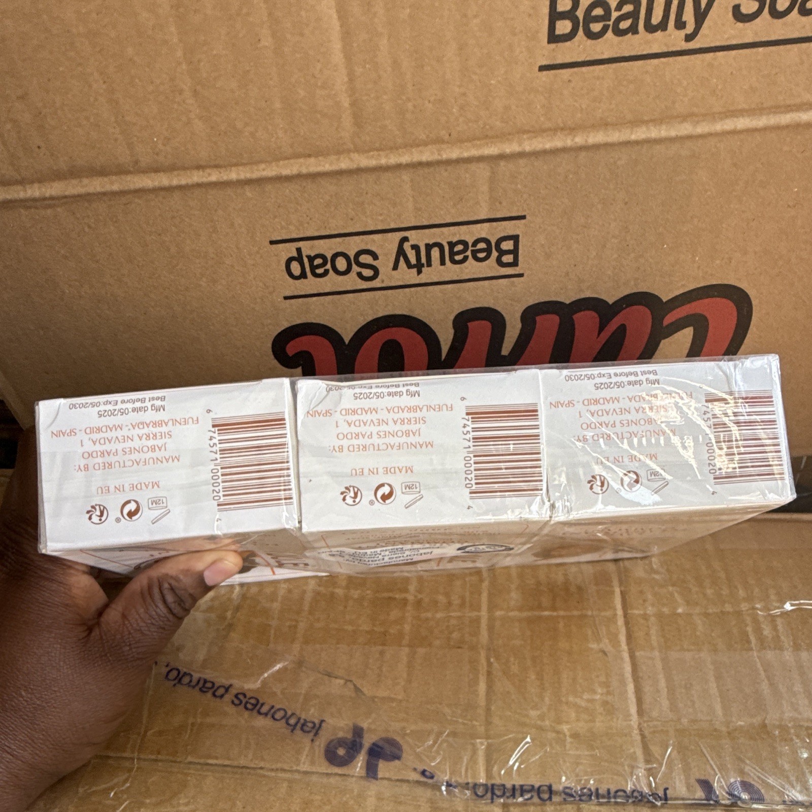Idole Savon Eclaircissant Gommant Lightening Exfoliating Soap 200g/7oz