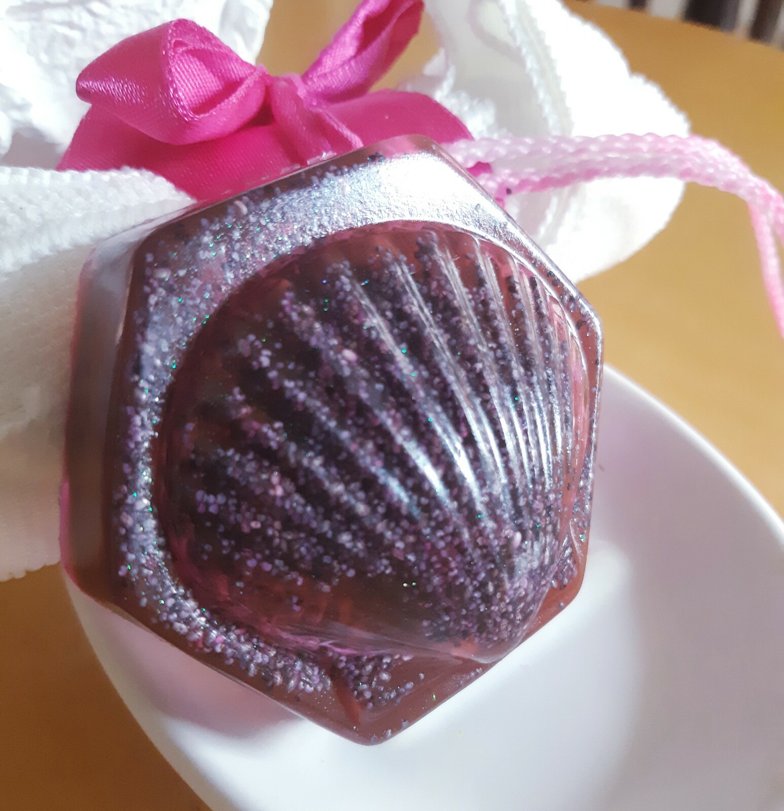 Chia Organic soap to restore the skin’s moisture barrier.