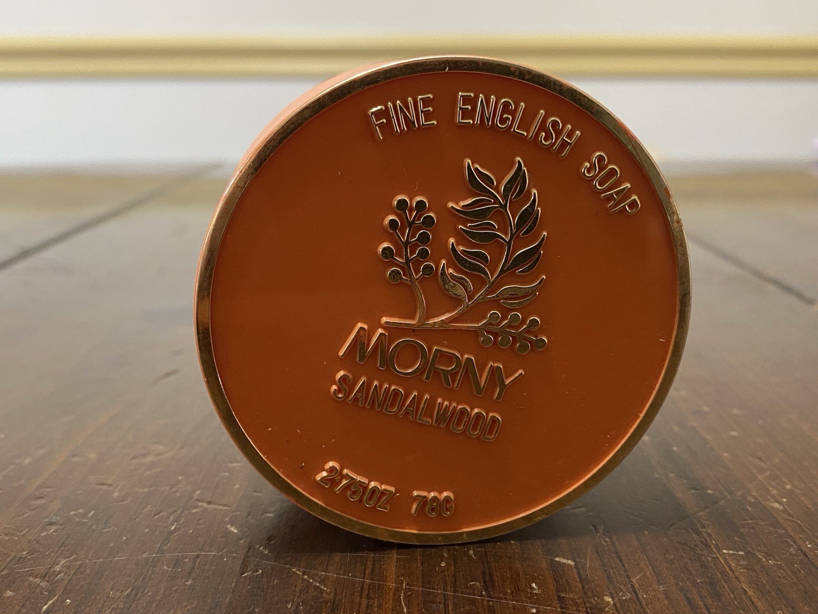 Morny Sandalwood Fine English Soap 2.75 oz(78g) 1 Bar & Plastic Container