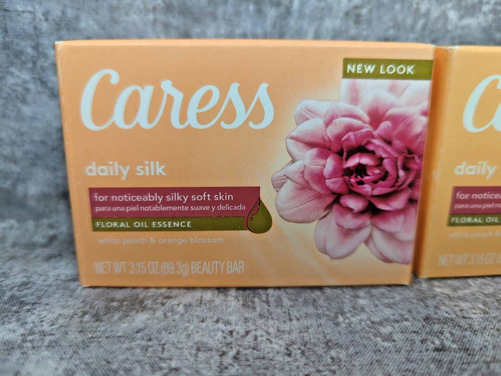 2 Bars Caress Daily Silk Bar Soap Floral Oil Essence (Original Formula) 3.15 oz