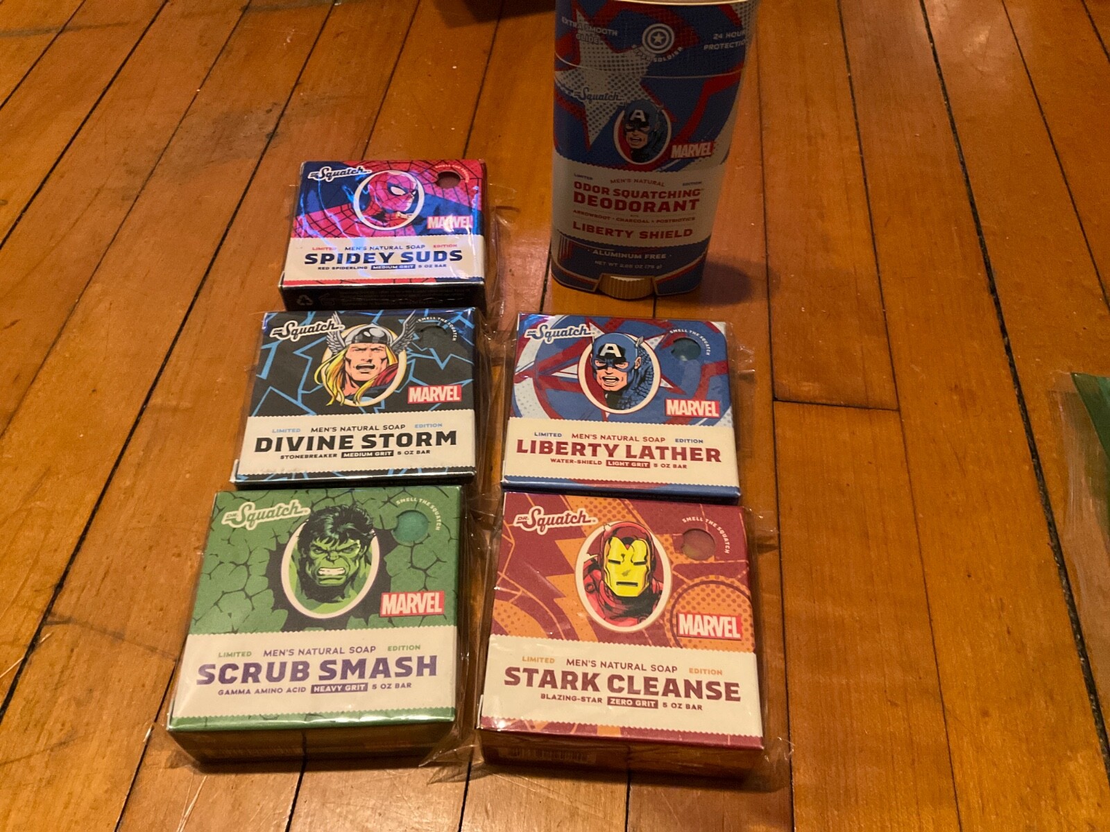 Dr. Squatch MARVEL Limited Edition Men’s Natural Soap Set of 5 + Capt. Deodorant