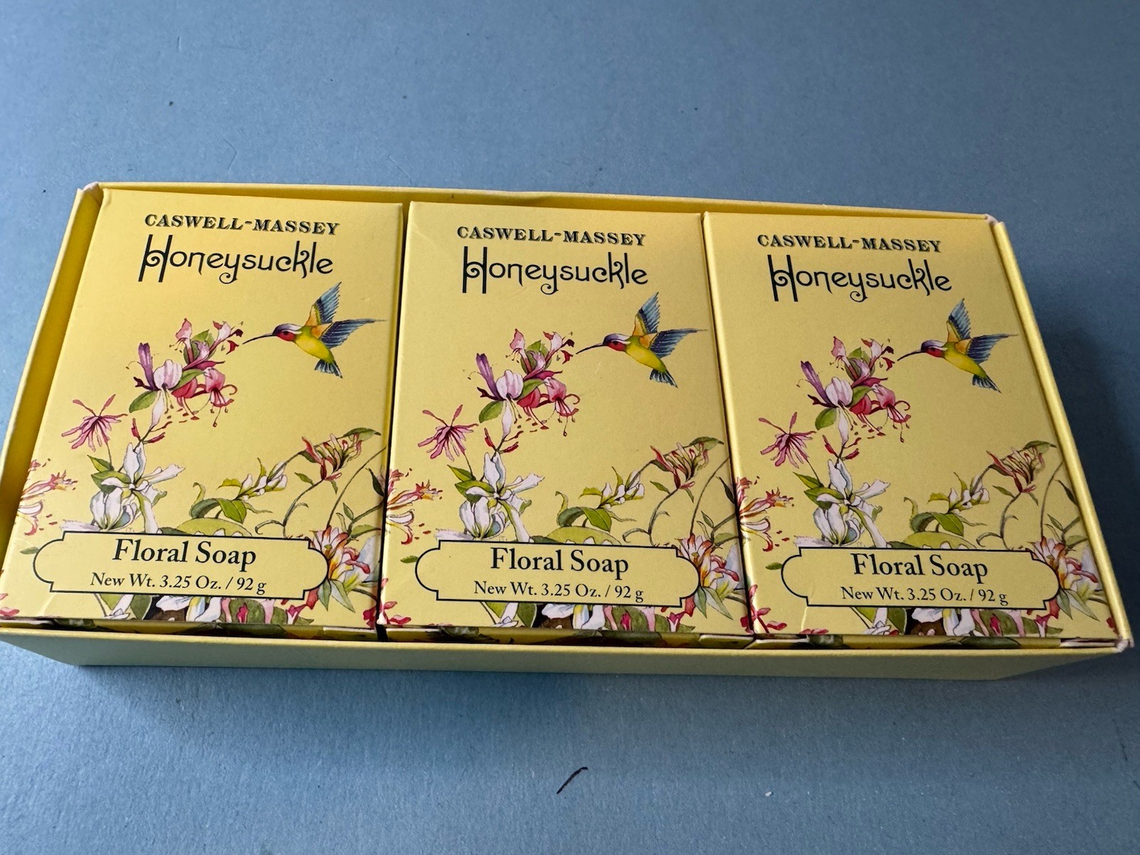 CASWELL-MASSEY CLASSICS HONEYSUCKLE FLORAL SOAP – 3 CAKES – NEW IN BOX