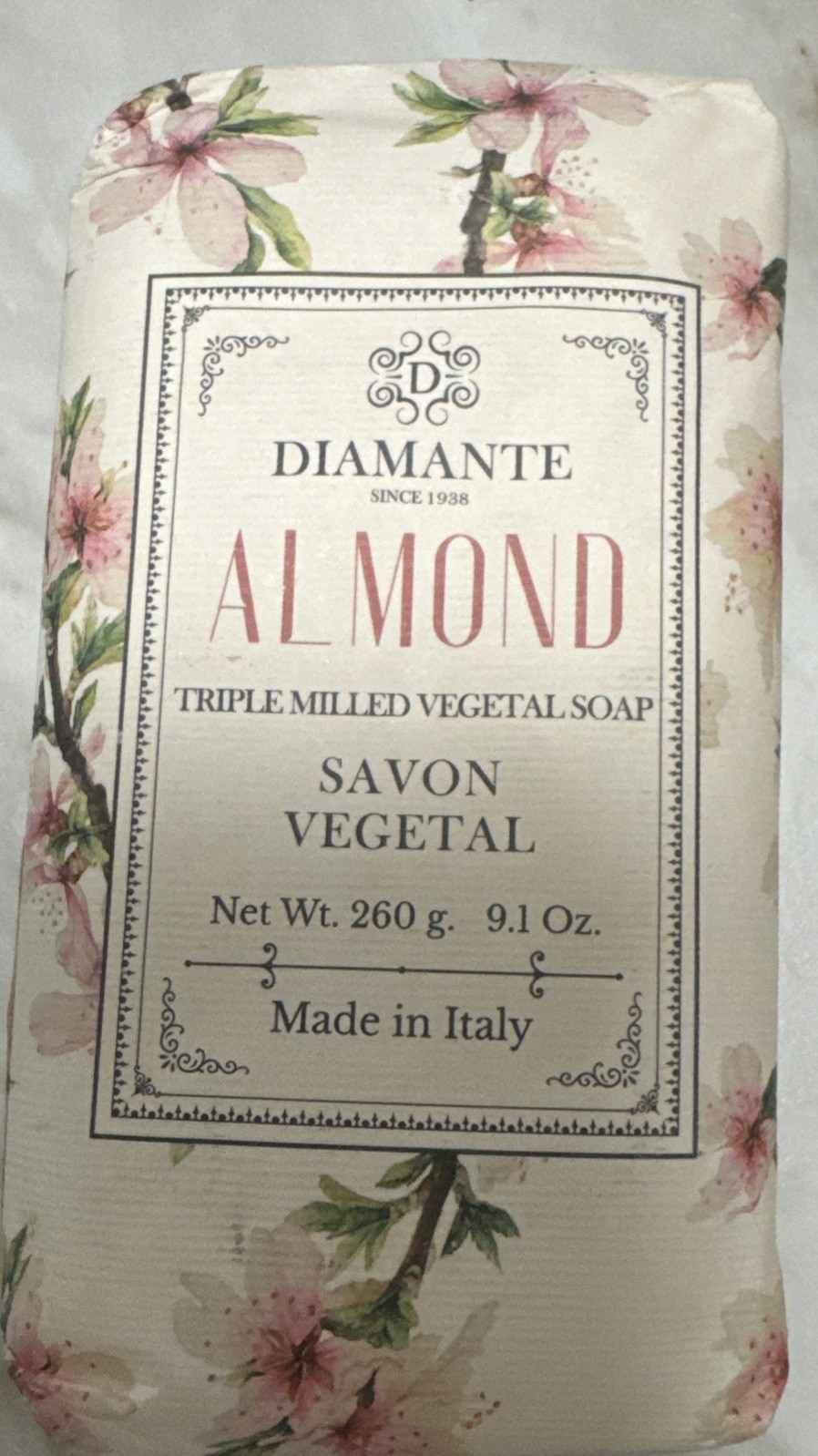 Diamanté Almond Scented Fine Triple Luxury Milled Soap 9 oz Made in Italy