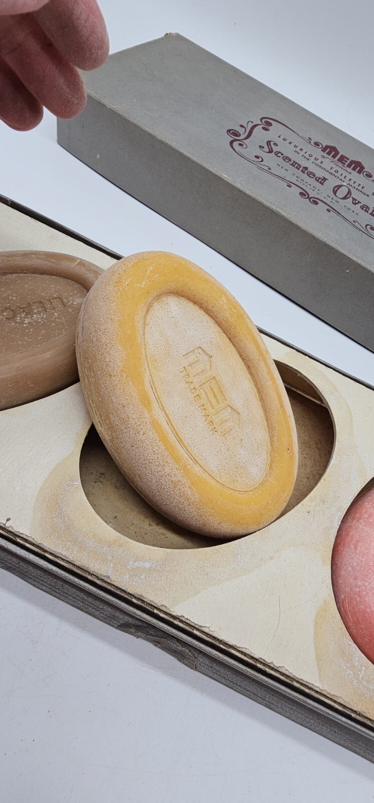 Vintage MEM of Vienna Scented Ovals Luxurious Toilette Soaps New Open Box *READ