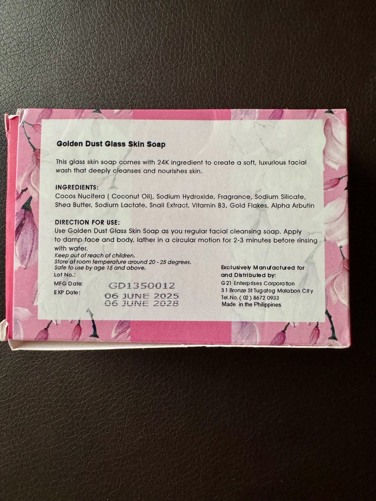 G21 Golden Dust Glass Skin Soap, 135g (1 pc)