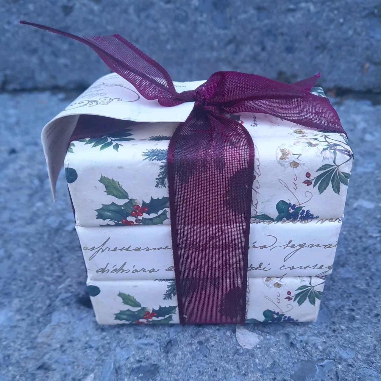 ALCHIMIA Italy Holiday Holly Berry Soap Set 3x 3.5oz/100g Bars Total 300g