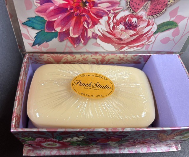 VTG Pooch & Sweetheart Flower & Butterfly Music Box with Sealed Soap – Free Ship