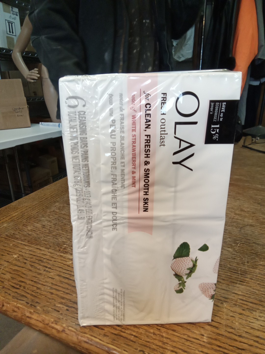 Olay Fresh Outlast Clean Fresh Smooth Skin White Strawberry Mint 6 Pack Bar Soap