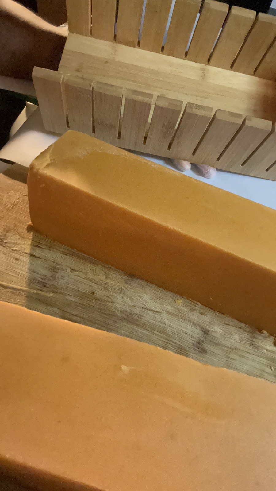 Carrot & Honey Glow Soap. Handcraft carrot soap ,Lemon Essentiel oil 3oz .