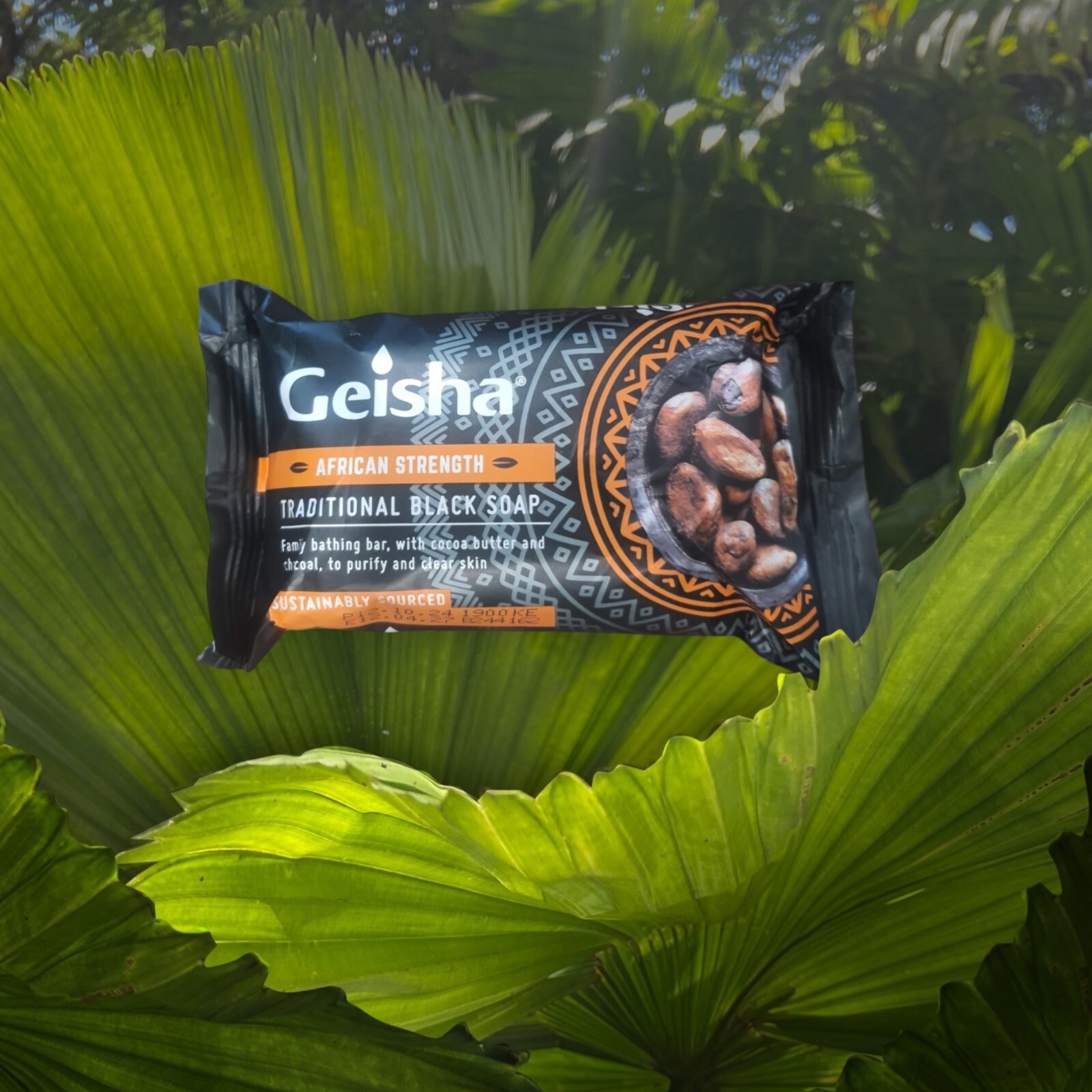 Geisha Traditional Black Soap 200g With Cocoa Butter And Charcoal