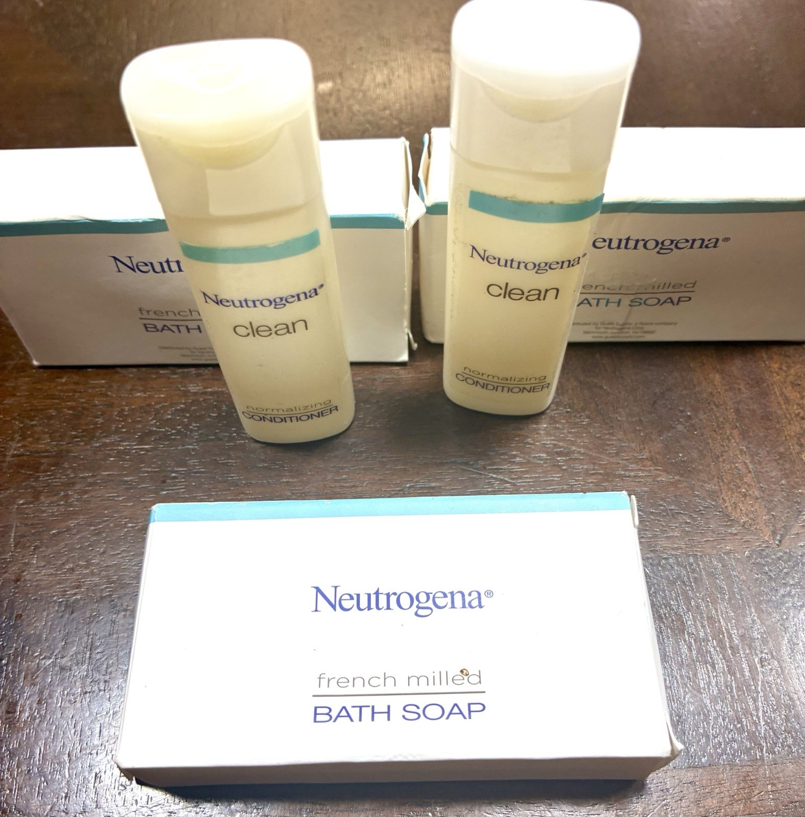 Neutrogena 3- French Milled Soap Bar 0.9 oz 2 Lotion Travel Size Lot Of 5